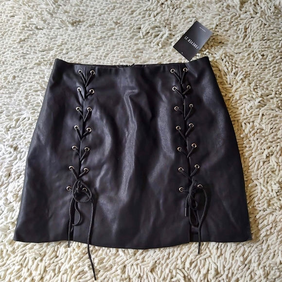 Forever 21 black vegan leather mini skirt- size small - Picture 1 of 7